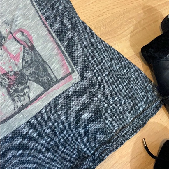 GUESS | Wild Cat Funky T Shirt - Picture 7 of 8